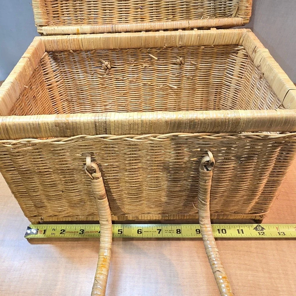Vintage Large Handled Locking‎ Rectangular Wicker Picnic Storage Basket 12x10x8